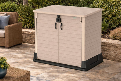 Duramax Cedargrain StoreAway 850L Plastic Garden Storage Shed - Outdoor Storage Shed, Wheelie bin box, Durable Construction, Ideal for Tools, BBQs & 2x 120L Garbage Bins, 130x74x110 cm, Warm Taupe